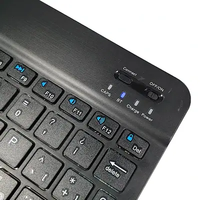 Vista lateral de Teclado Nisuta Bluetooth TE 8B Espanol compacto y ultra delgado