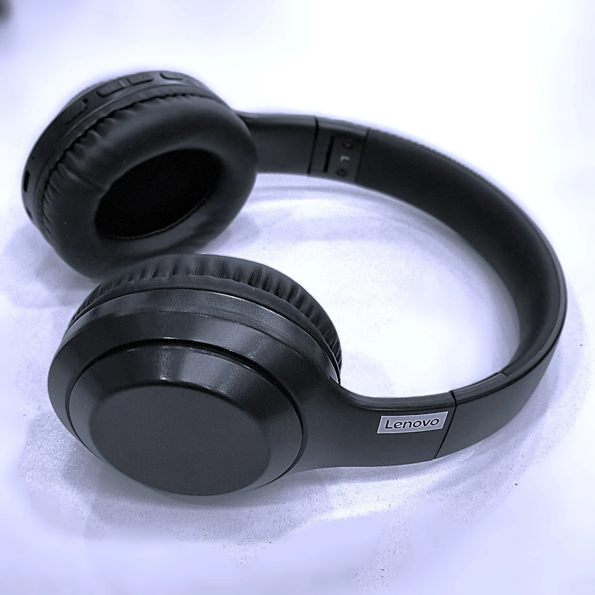 Miniatura 2 de Auriculares inalambricos marca Lenovo modelo TH10